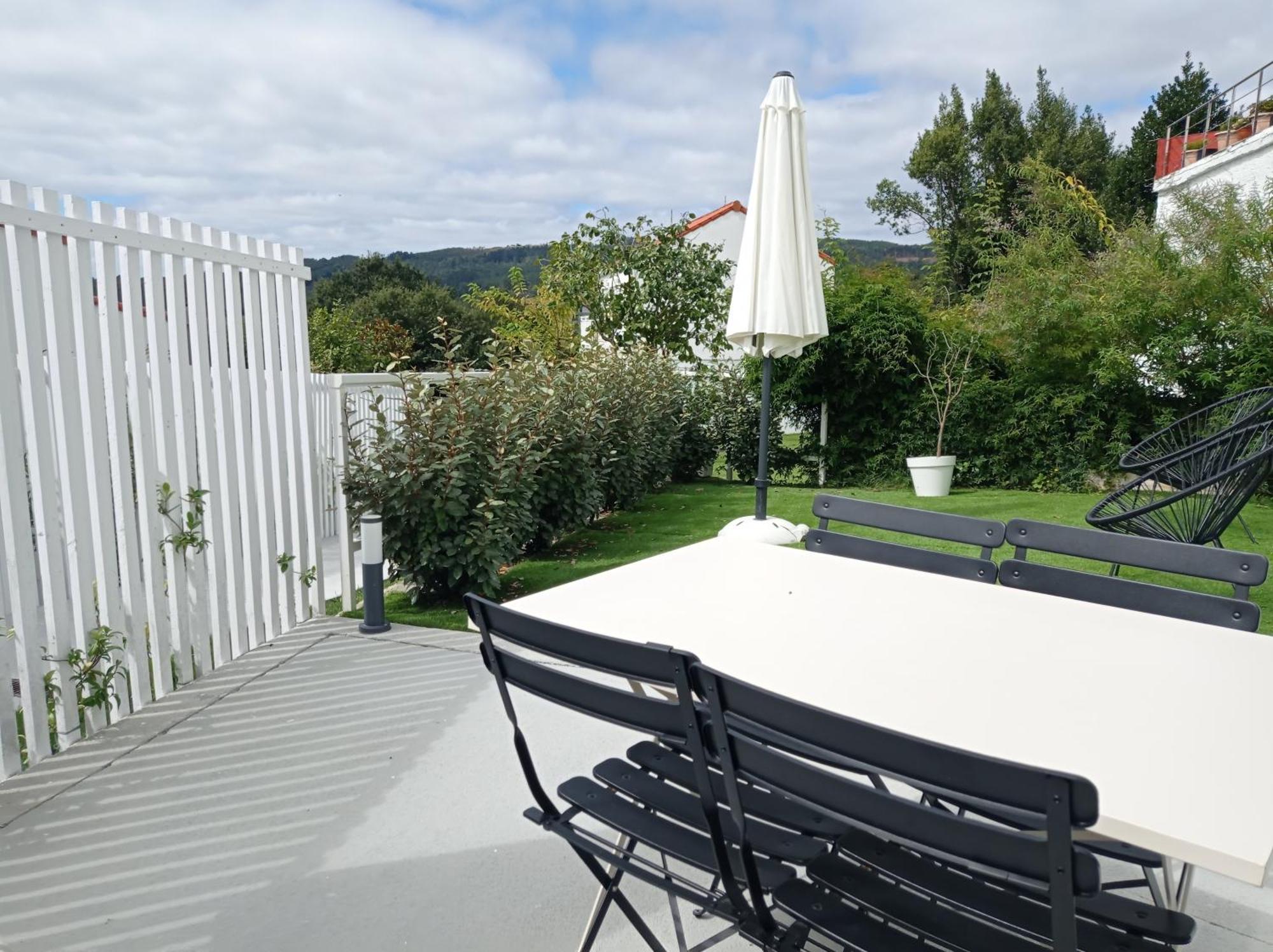 Casas Turisticas Lar Jardin - Parking Privado Σαντιάγο ντε Κομποστέλα Εξωτερικό φωτογραφία