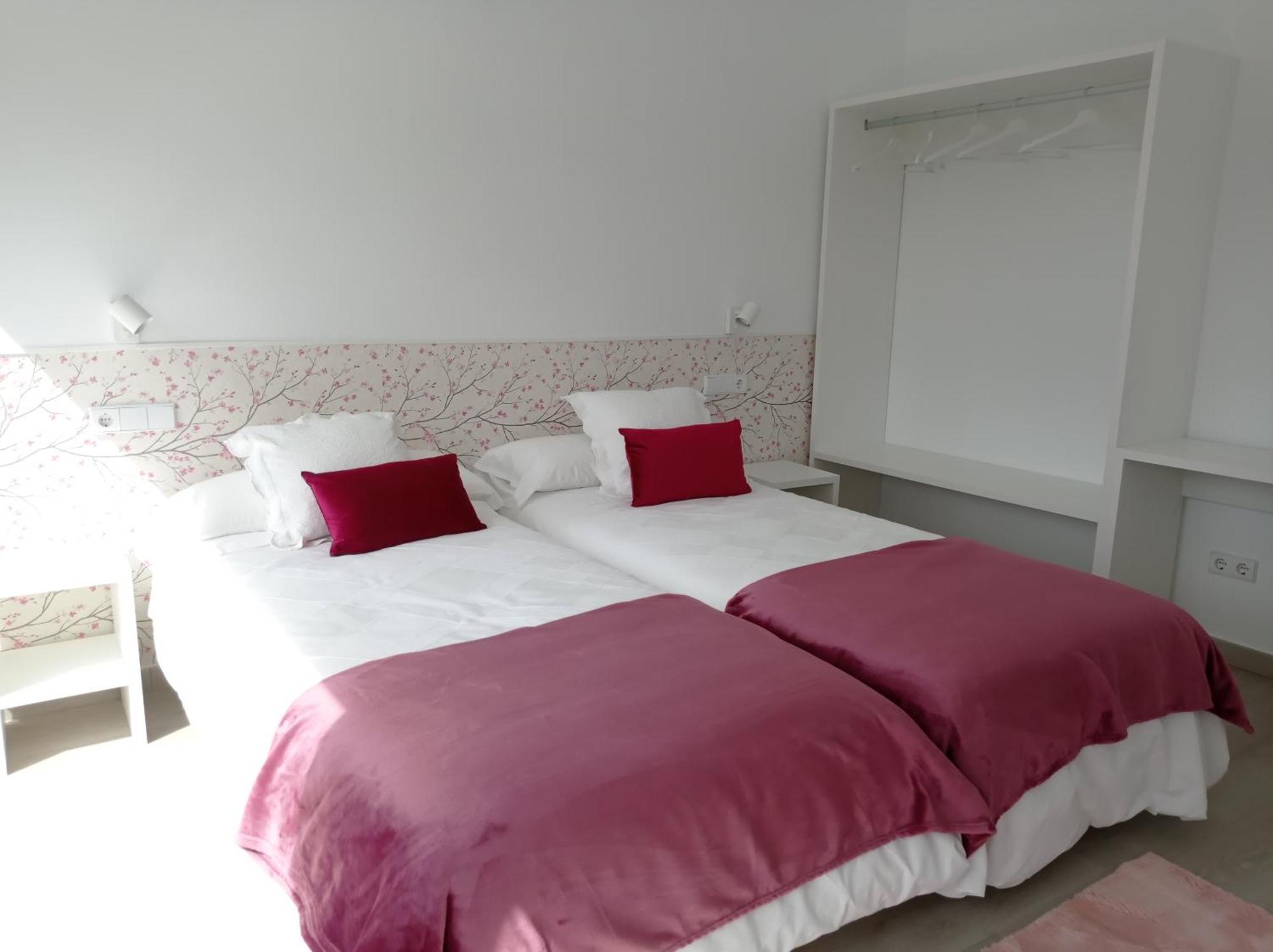 Casas Turisticas Lar Jardin - Parking Privado Σαντιάγο ντε Κομποστέλα Εξωτερικό φωτογραφία