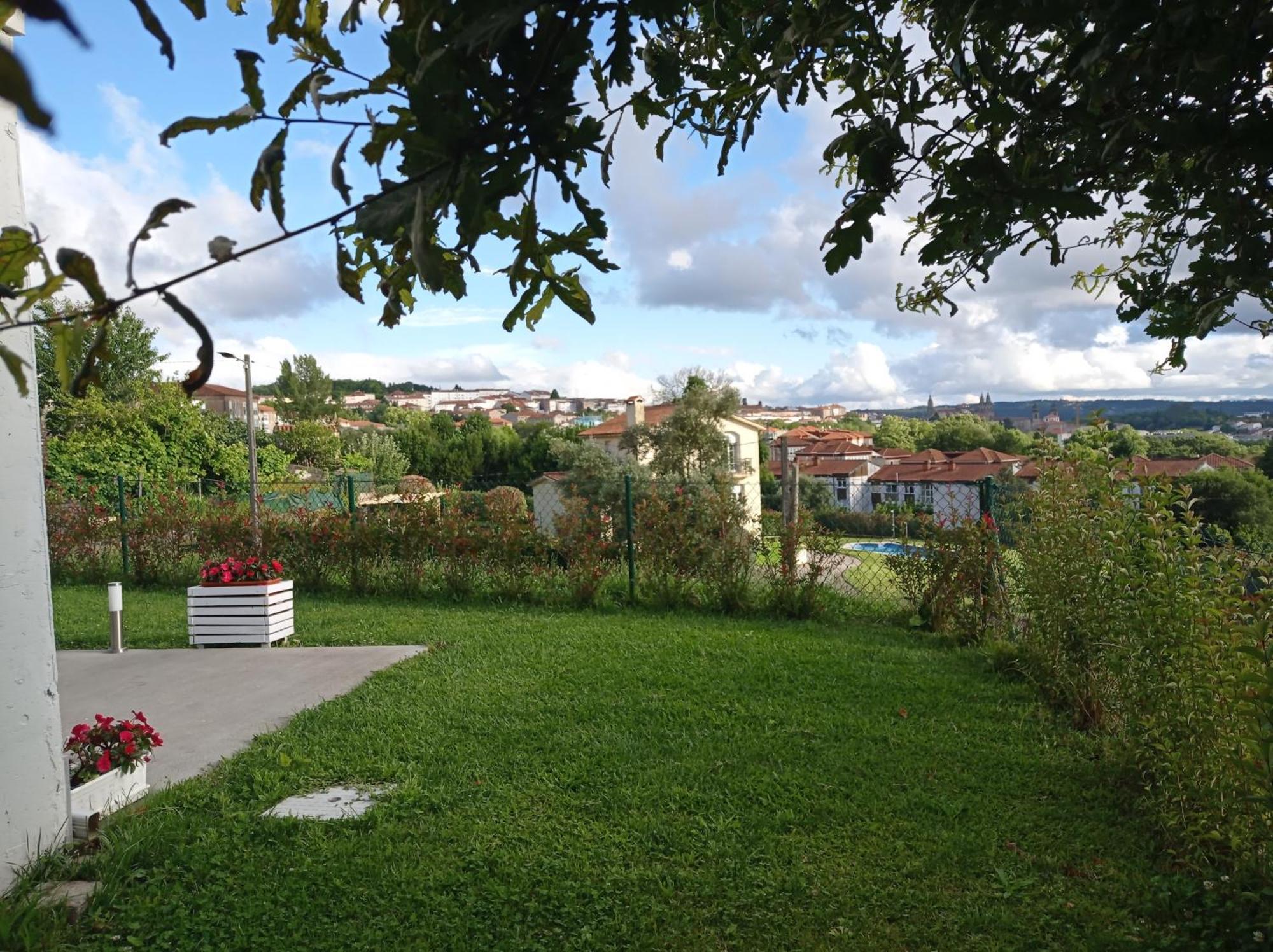 Casas Turisticas Lar Jardin - Parking Privado Σαντιάγο ντε Κομποστέλα Εξωτερικό φωτογραφία