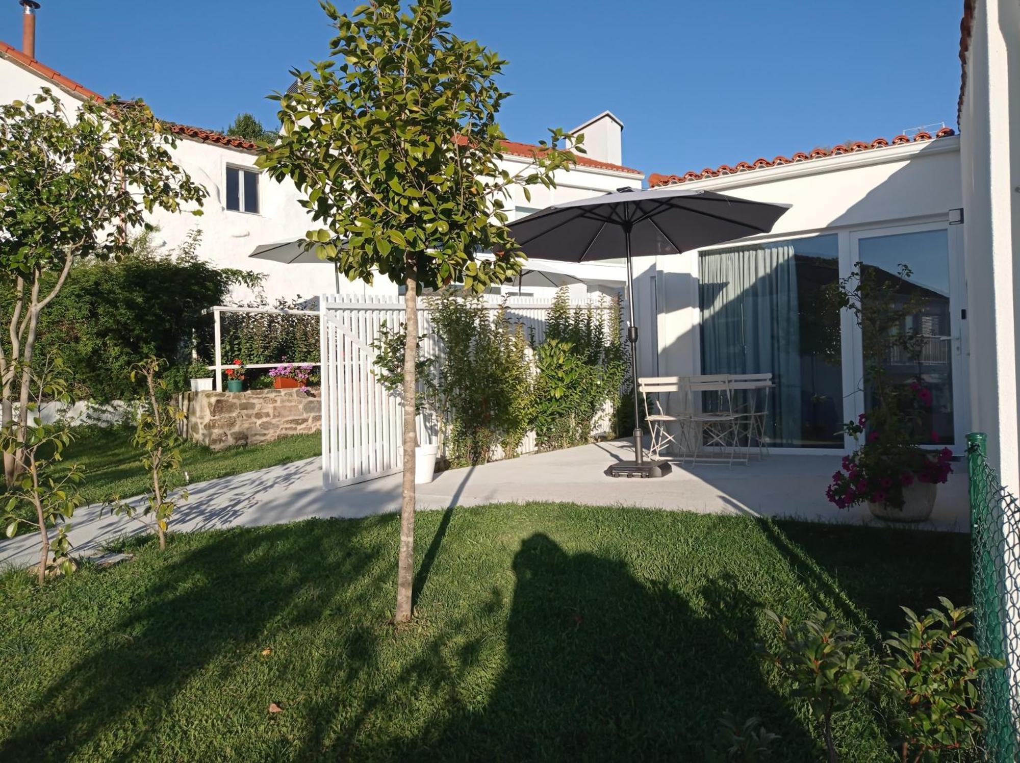 Casas Turisticas Lar Jardin - Parking Privado Σαντιάγο ντε Κομποστέλα Εξωτερικό φωτογραφία